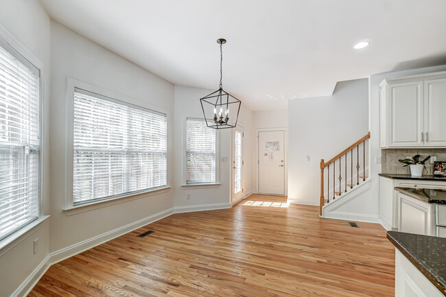 Building Photo - 1024 Patricians Ln