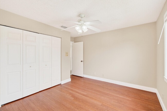 Building Photo - 10574 Wheelhouse Cir