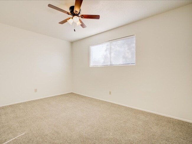 Building Photo - EASTSIDE LOCATION!!!