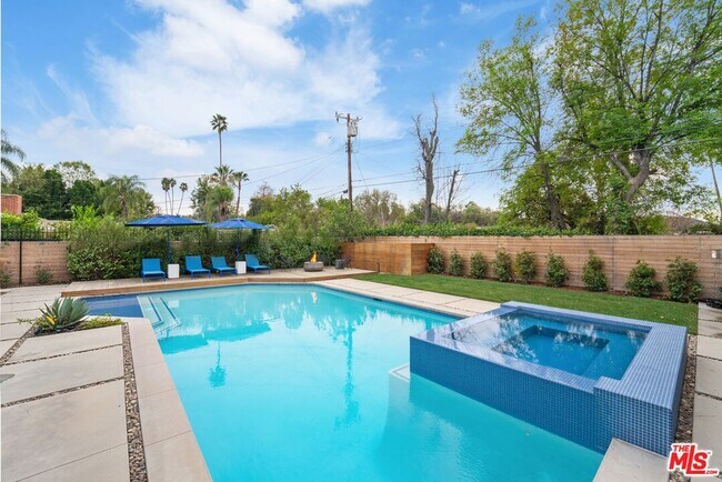 Building Photo - 4731 Deseret Dr