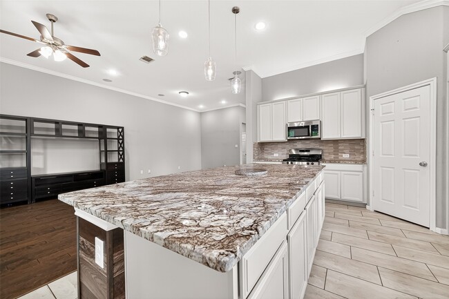 Building Photo - 3854 Fleetwood Falls Ln