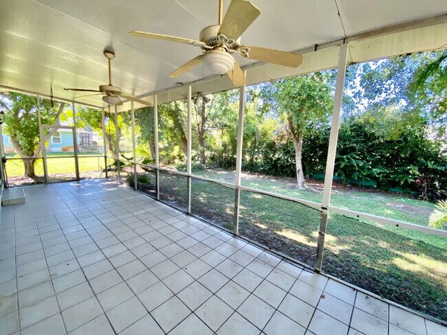 Building Photo - 6 MONTHS RENTAL – Private Bedroom for Rent...