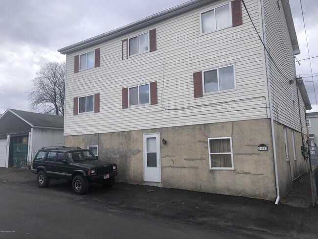 Primary Photo - 408 Rose St