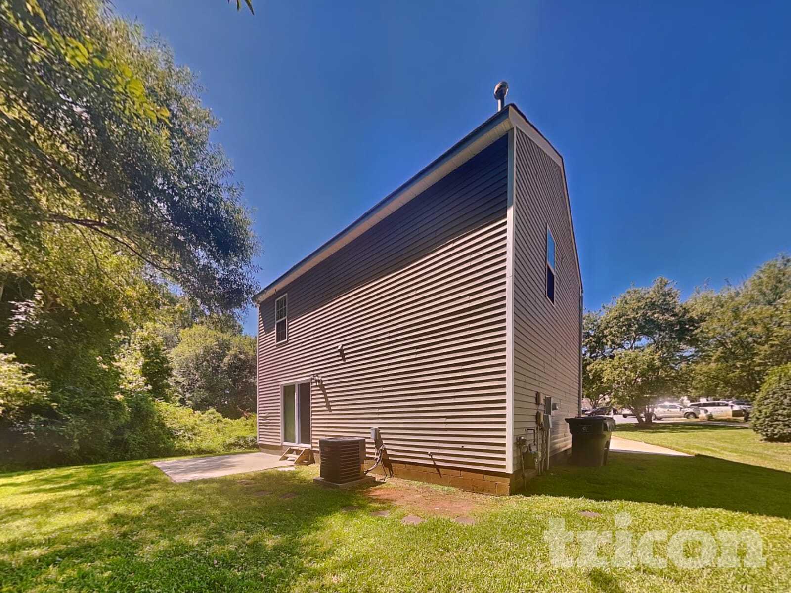 Building Photo - 9835 Veronica Dr