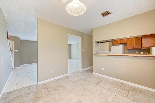 Building Photo - 1371 New Tree Ln