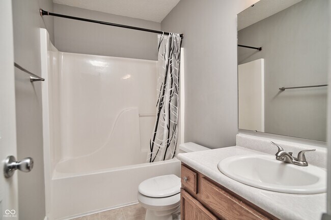 Building Photo - 10856 Trailwood Dr