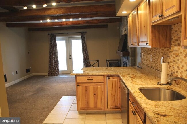 Building Photo - 1152 S Valley Forge Rd