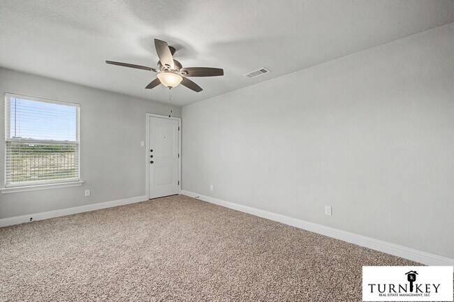 Building Photo - 158-160 Crossbow Ct
