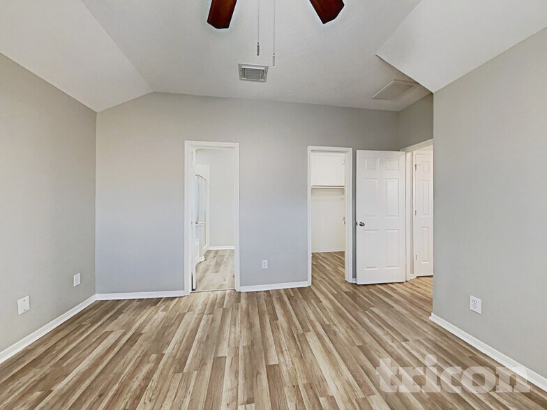 Building Photo - 315 Annatto Ln