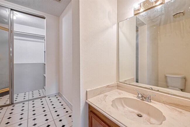 Primary Photo - 2438 Hodges Bend Cir