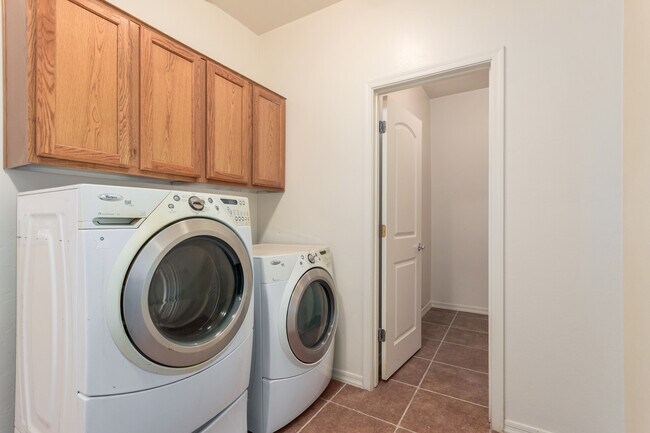 Building Photo - 10335 N Tall Cotton Dr