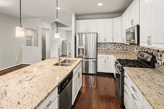 Building Photo - 214 Tanner Ln