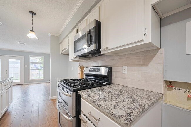 Building Photo - 6452 Kentwick Dr
