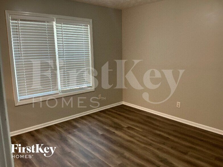 Building Photo - 1303 Post Oak Ct