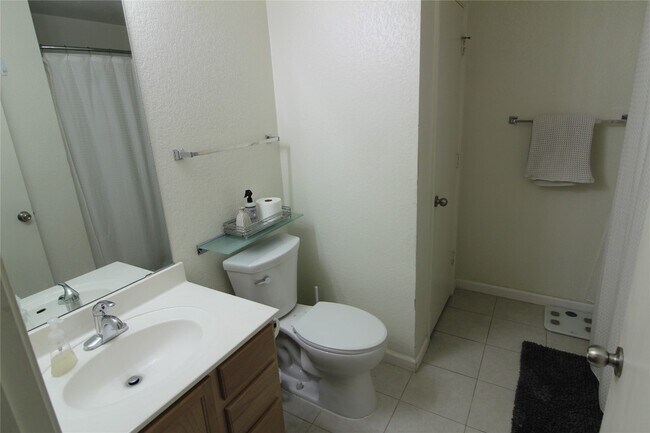 Building Photo - 5521 War Admiral Dr