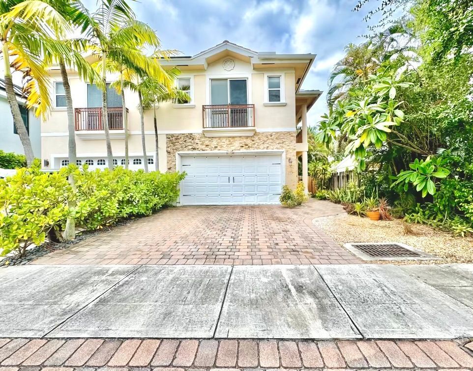 Primary Photo - 713 SW 8th Ave