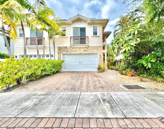Primary Photo - 713 SW 8th Ave