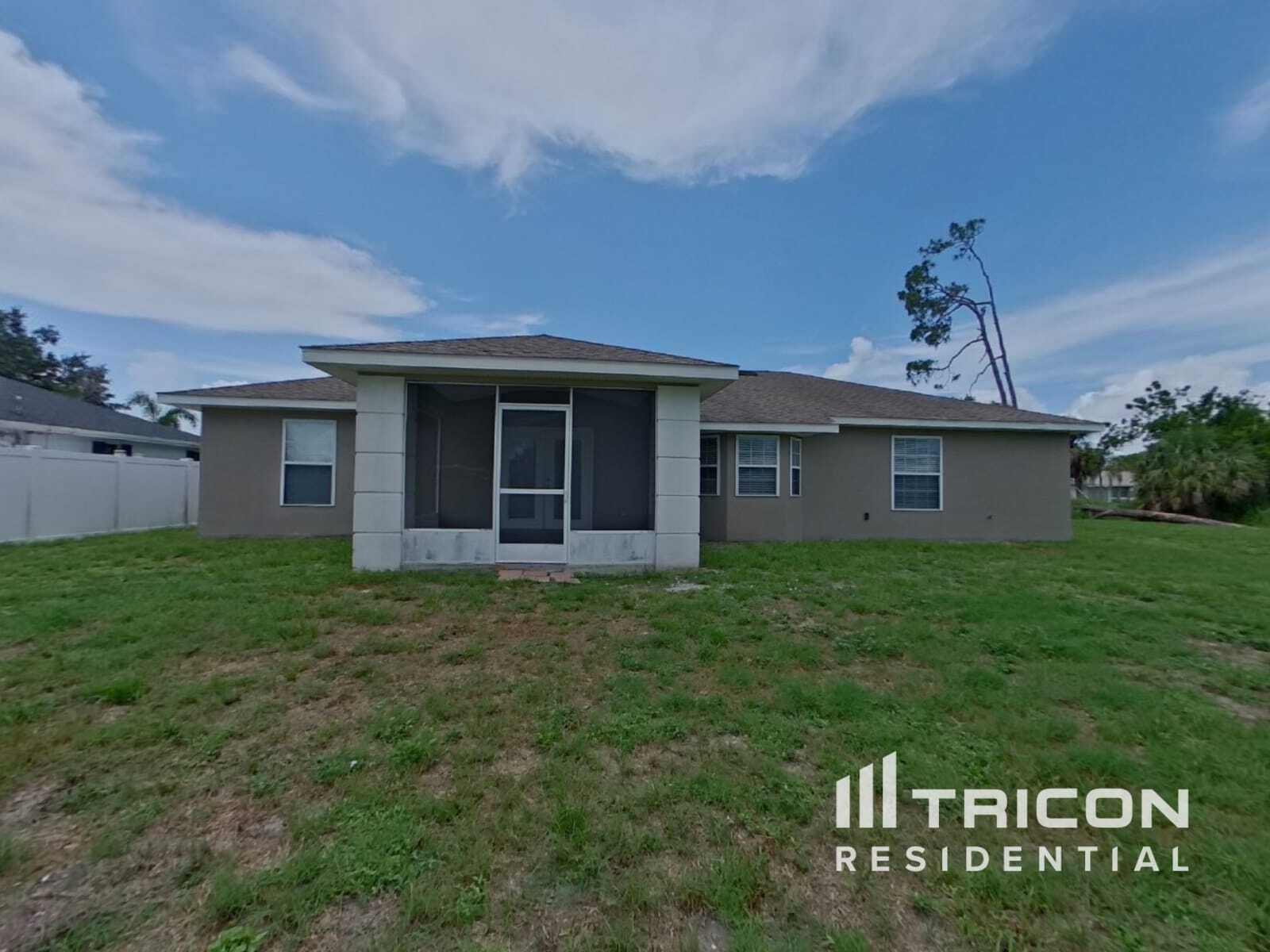 Building Photo - 1240 Fleetwood Dr NW