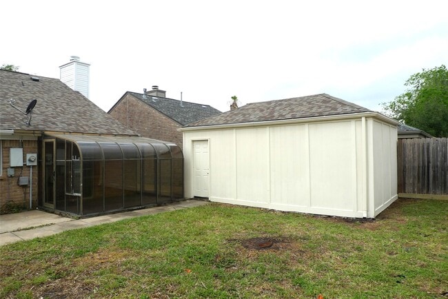 Building Photo - 5530 Santrey Dr