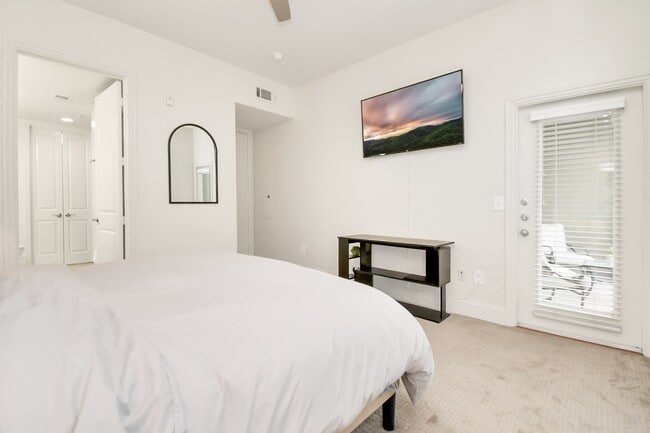 Building Photo - 2120 Kipling St