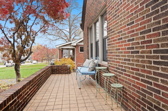 Building Photo - Charming 3-Bedroom Home in Webster Groves!