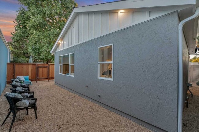 Building Photo - 930 Magnolia Dr