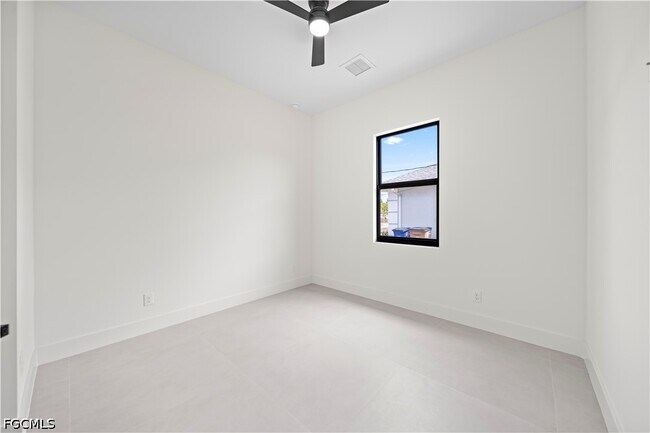 Building Photo - 2705 Darlene Pl