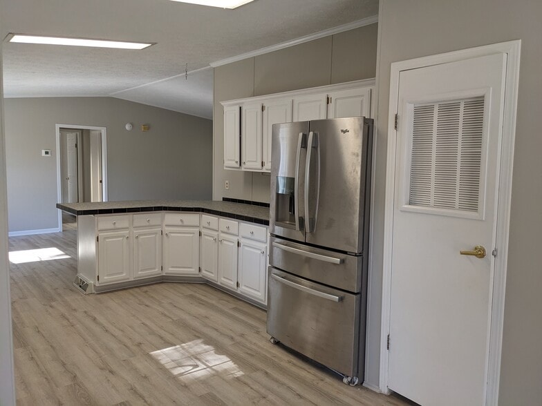 Building Photo - 1401 Harbor House Dr