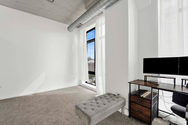 Building Photo - 1524 S Sangamon St