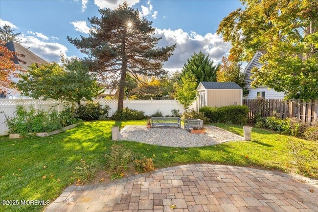 Building Photo - 14 Prospect Ave N