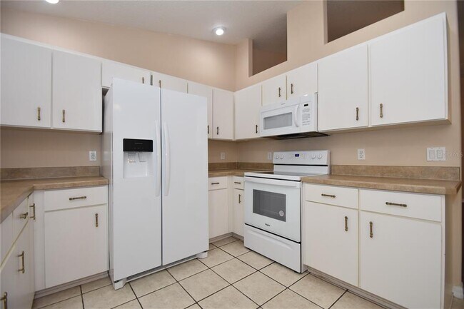 Building Photo - 8 Regency Dr