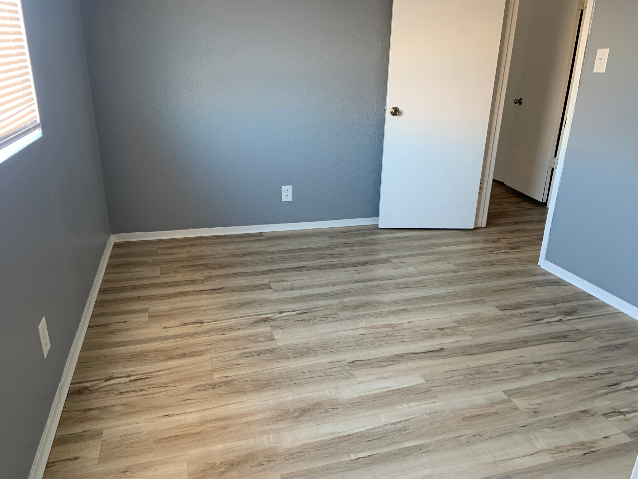 Building Photo - 2124 Exeter Dr