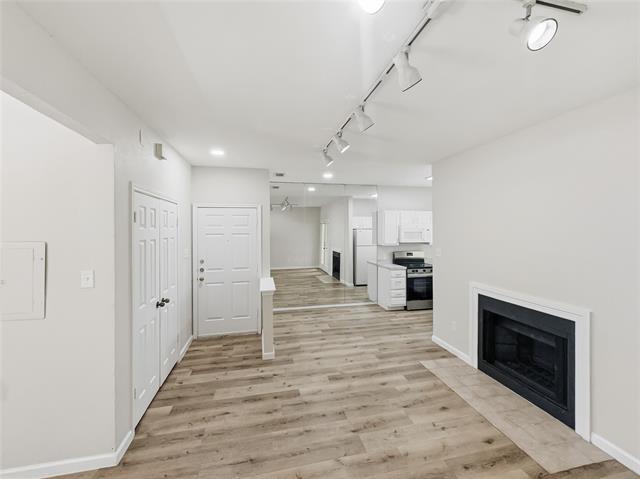 Building Photo - 7126 Holly Hill Dr