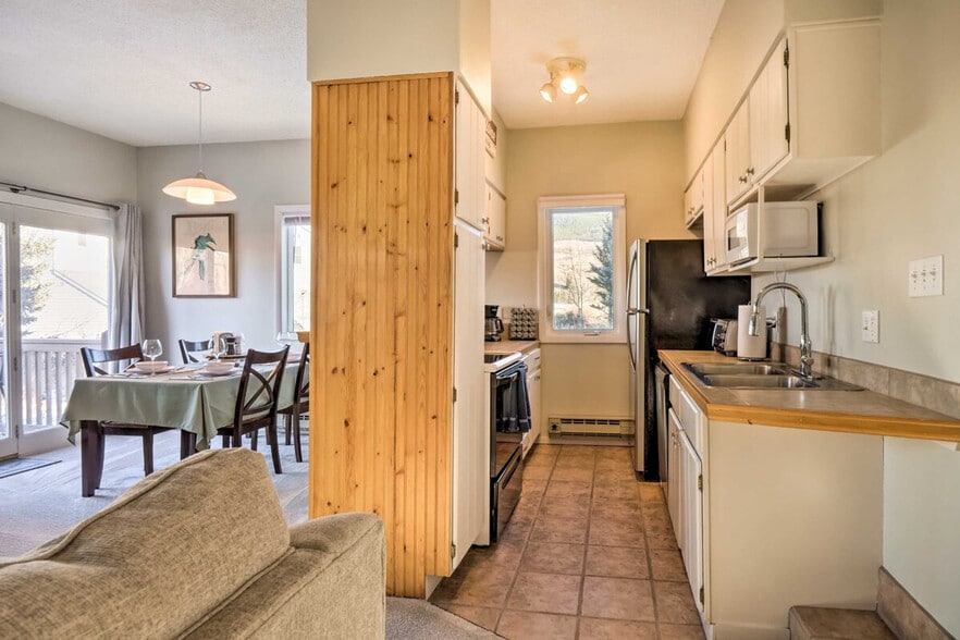 Building Photo - 14 Cove Blvd