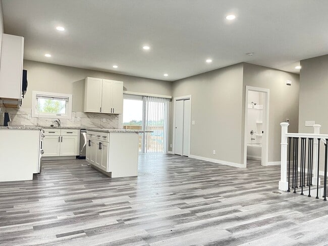 Building Photo - Move-in special offer!!! Newly rebuilt hou...