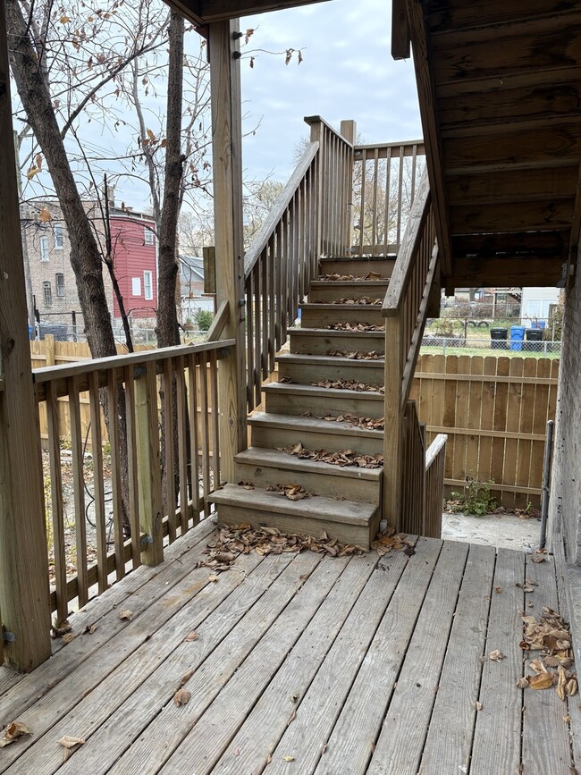 Building Photo - 6433 S Vernon Ave