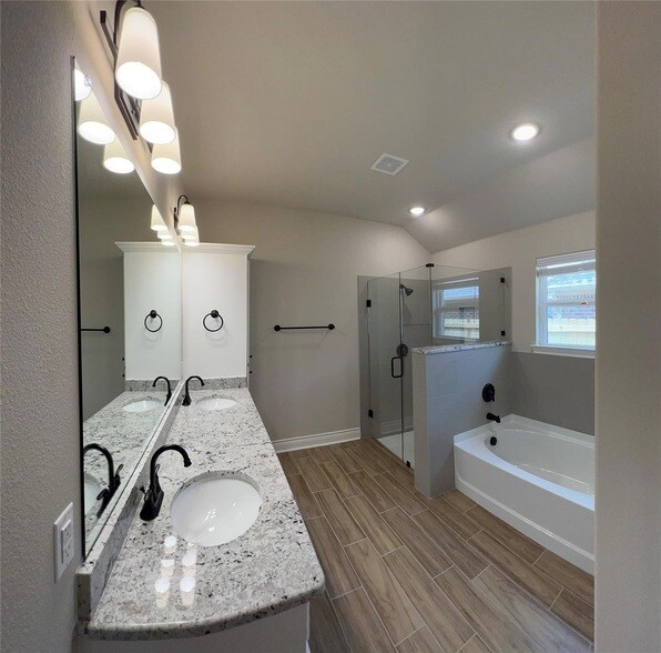 Building Photo - 901 Tippit Ln