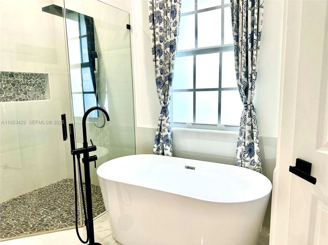 Building Photo - 1222 SW Herald Rd