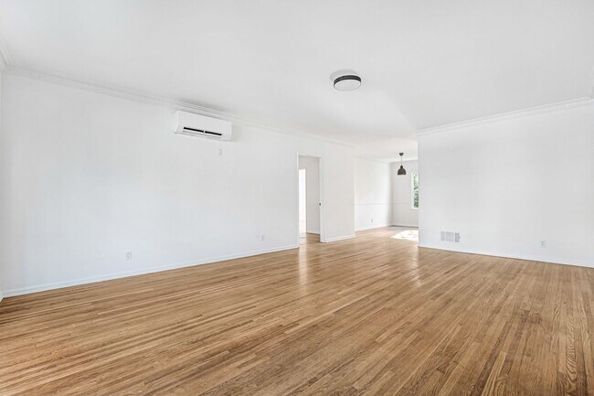 Building Photo - Newly updated 2-Bedroom 1-Bath Residence in the Heart of Los Feliz