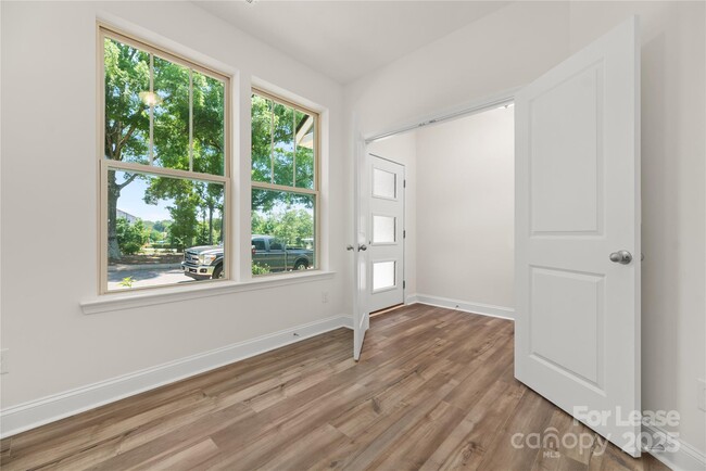 Building Photo - 116 Judson Ave