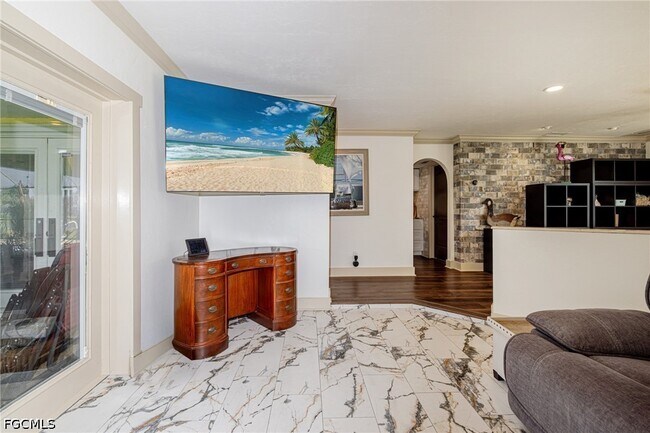 Building Photo - 2507 Lakeview Dr
