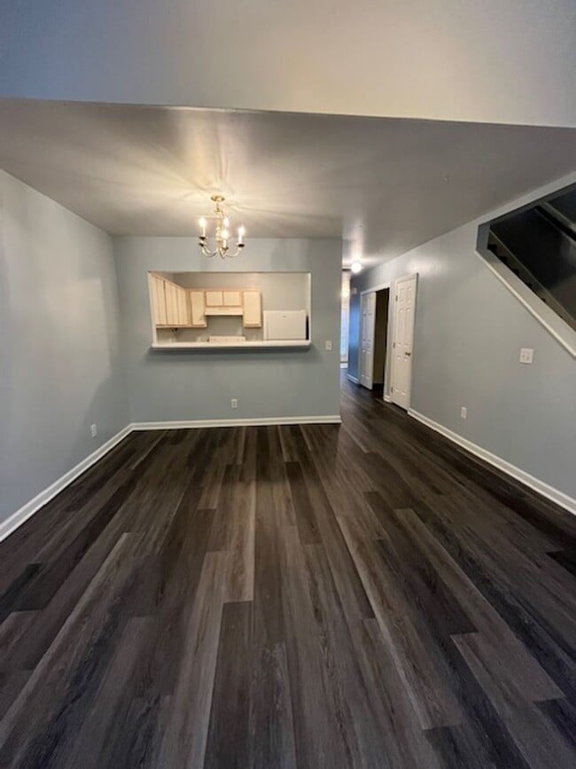 Building Photo - Comfortable and Convenient 3 Bedroom Townhome in Wilmington, NC