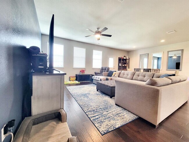 Building Photo - 3720 Soft Shore Ln