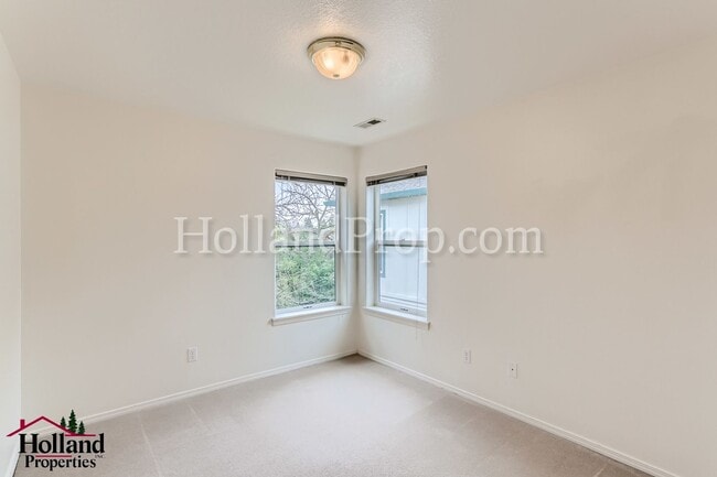 Building Photo - 3060-3062 Lazy River Dr