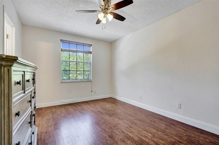 Building Photo - 11567 N Open Ct