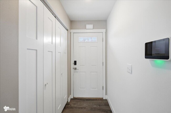 Building Photo - 3 BEDROOM | 2 BATHROOM | ACROSS FROM SCHOOLS