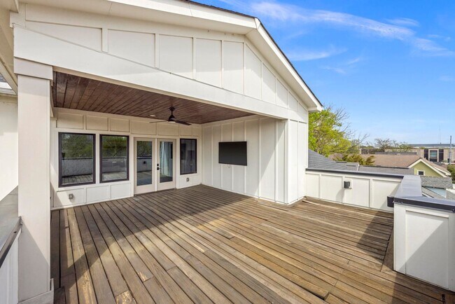 Building Photo - Luxury Living Just Minutes from Downtown Nashville