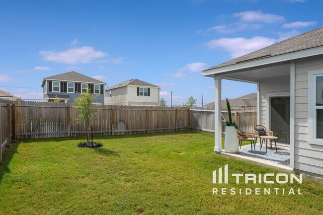 Building Photo - 14310 Palm Ridge