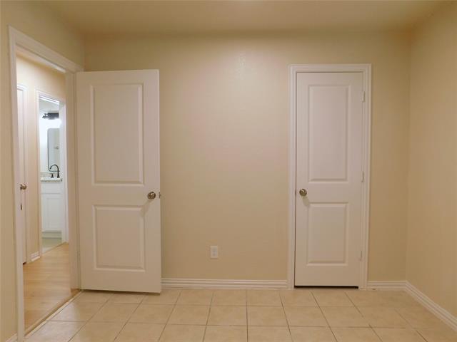 Building Photo - 9258 Burbank Dr