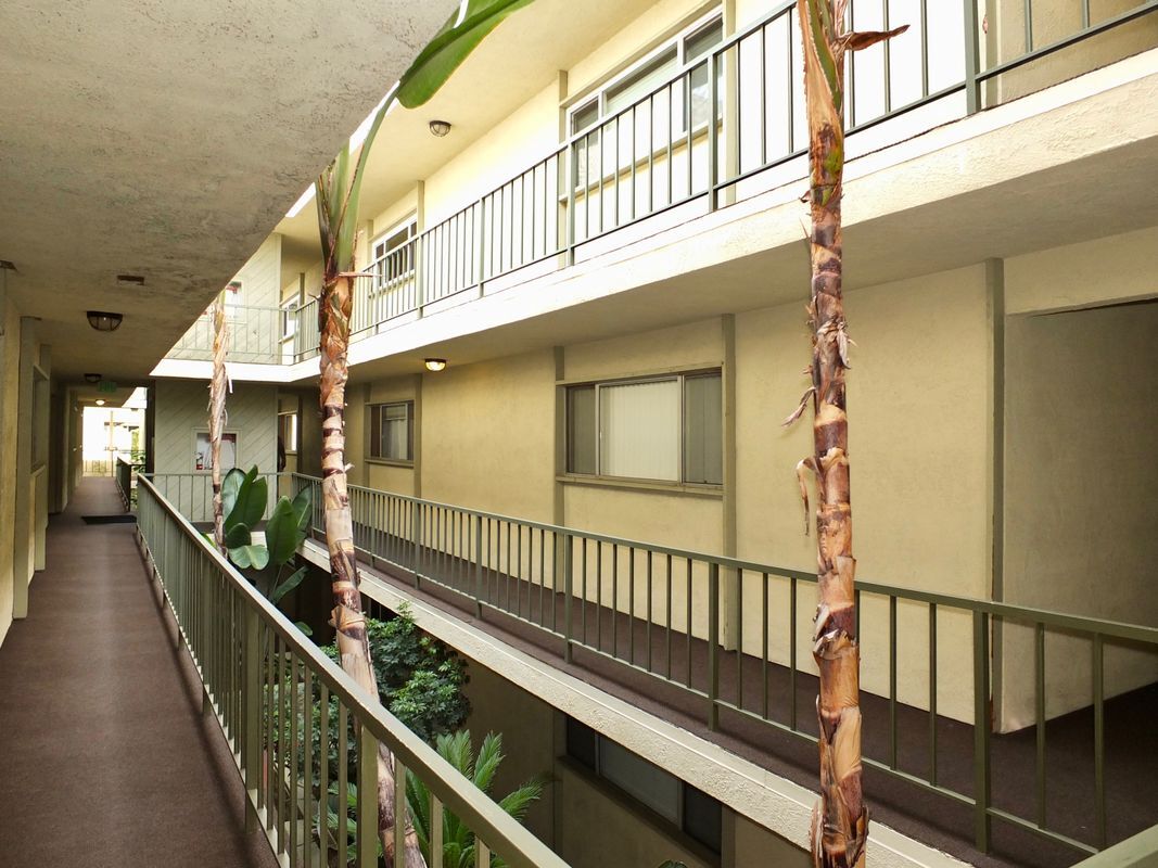 Building Photo - 420 Redondo Ave